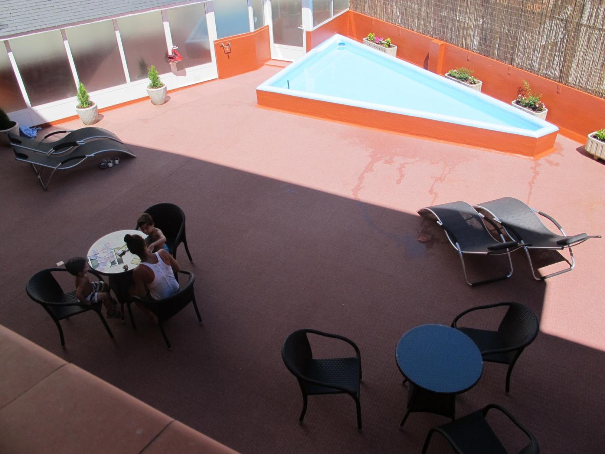 Hotel Alda A Boira Хака Екстериор снимка